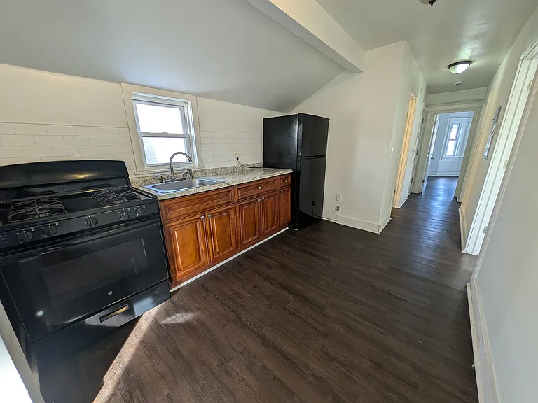 166 N 12th St #3 — Photo 13