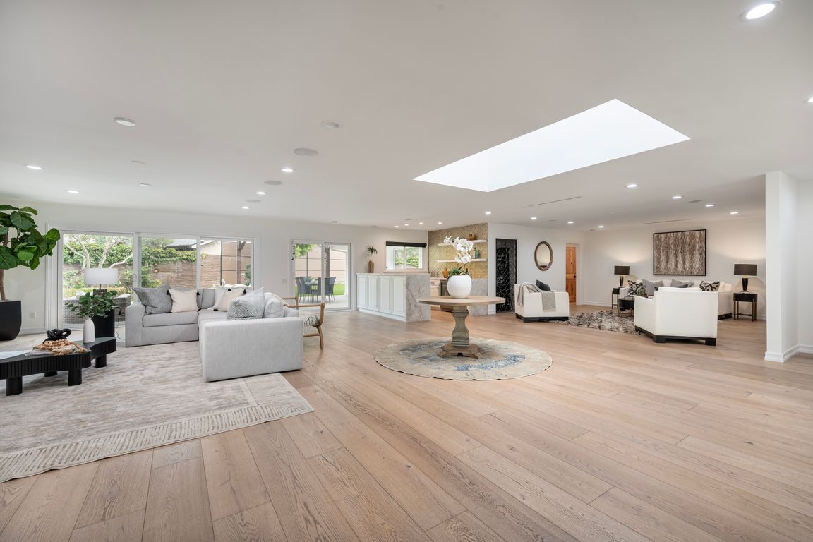 next background image