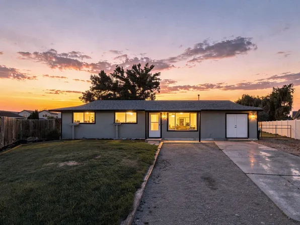 312 Carol Pl, Middleton, ID 83644