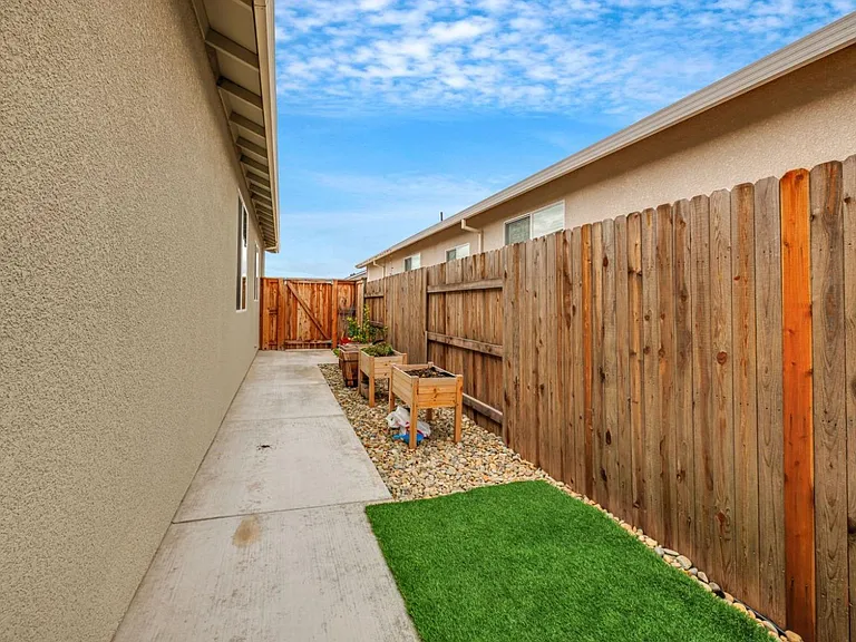 6056 Redondo Way — Photo 6