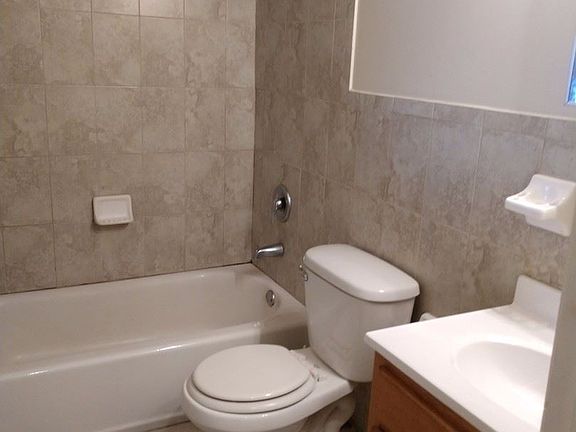 4th image of 133 Lincoln Ave APT 2