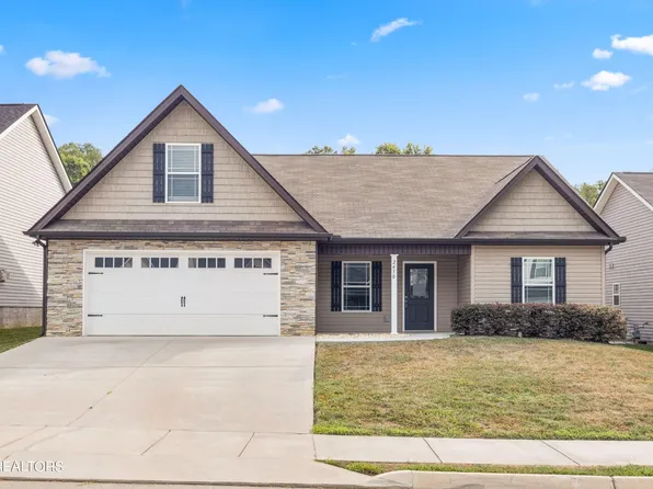 2450 Eppie Cove Ln, Knoxville, TN 37931