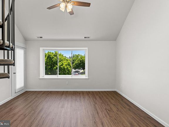 3rd image of 4214 Aberdeen Dr