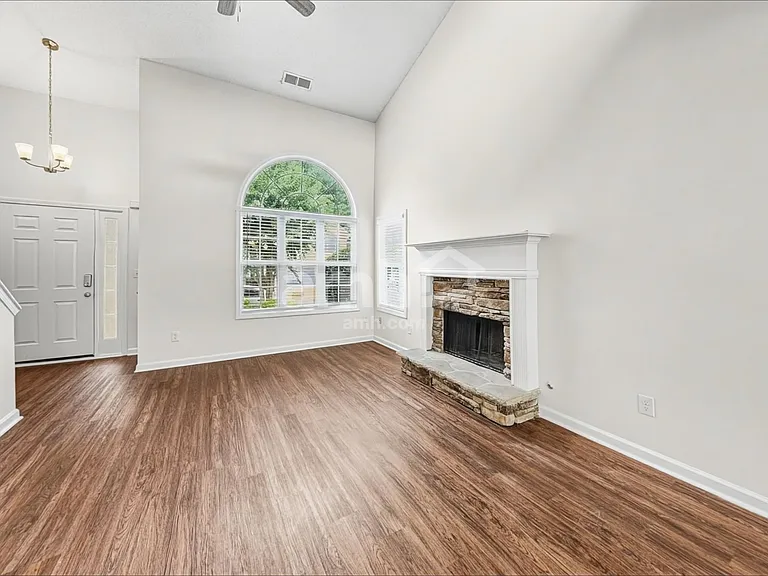 294 Greystone Cir — Photo 7