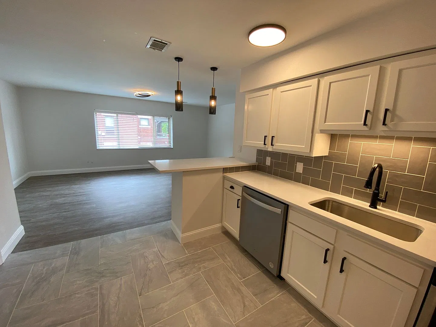 E 15th Ave 325 TPP — Photo 4