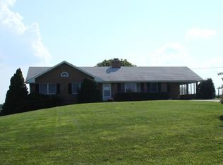 1967 Saumsville Rd, Maurertown, VA 22644