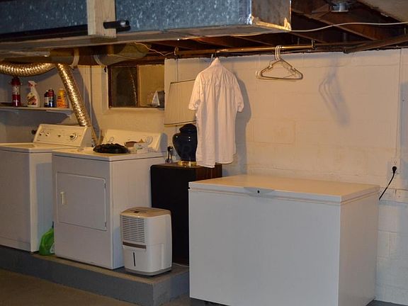 5th image of 263 Merchant Ave