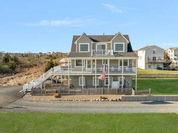 57 Foster St, Warwick, RI 02889