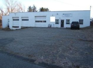 425 Moon Clinton Rd, Coraopolis, PA 15108