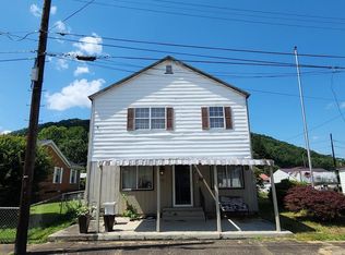 502 Alexander St, Cedar Grove, WV 25039