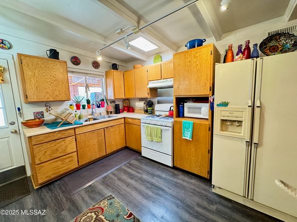 tucson-arizona-448592735 picture