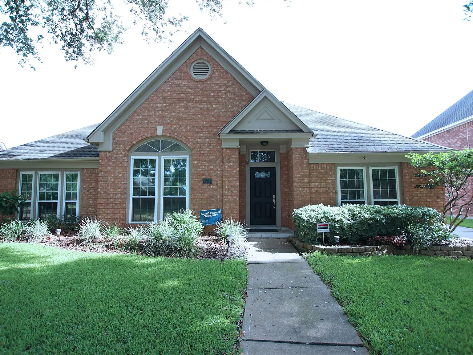 3 bed, 2.5 bath, 2830 sqft, $3,050 — Photo 1