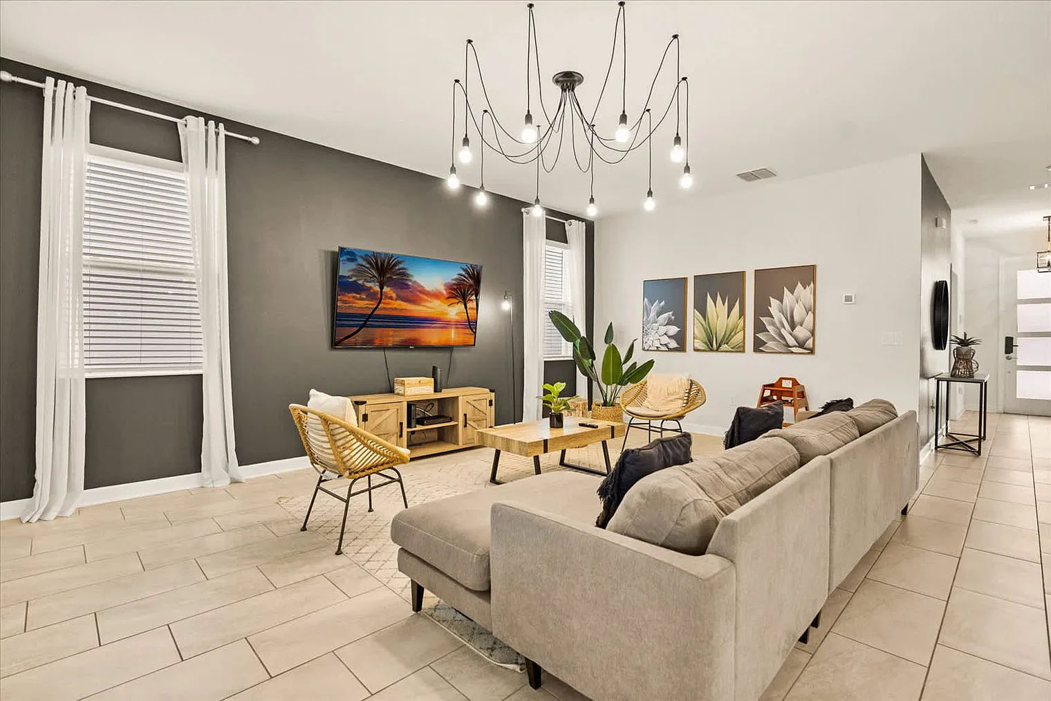 7 bed, 6.0 bath, 3788 sqft, $6,676 — Photo 4
