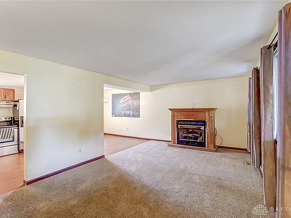 5th image of 5274 Tamarack Trl