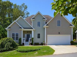 28 Village East Ct, Asheville, NC 28805