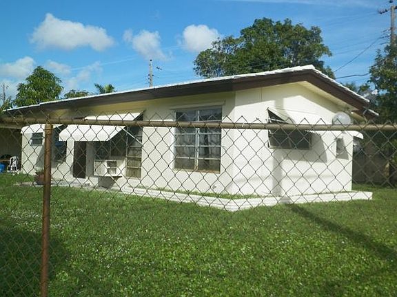 4th image of 1900 NW 12th Ave