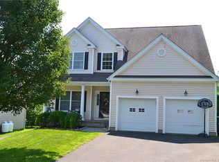 8 Greenfield Ct, New Milford, CT 06776