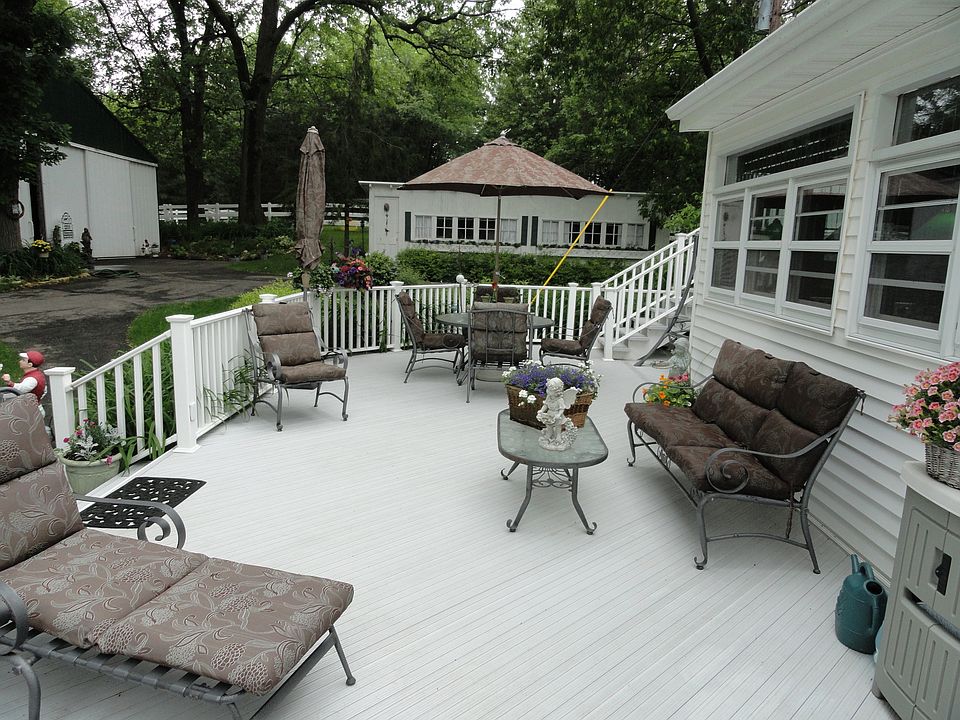 Vinyl deck off back of house