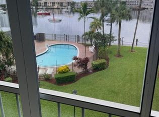 2200 Diana Dr APT 315, Hallandale, FL 33009