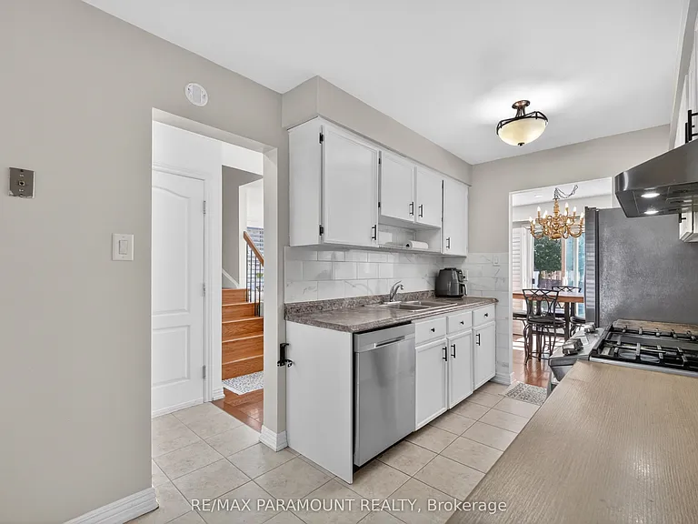 32 Fanshawe Dr — Photo 16