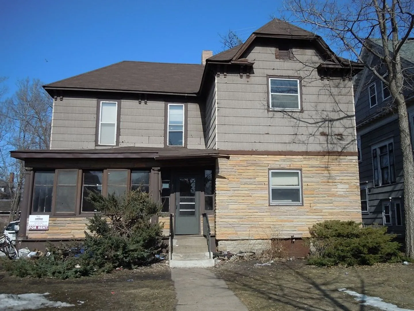 8 Bedroom house w/ 3 bathrooms, 3 kitchens — Photo 3
