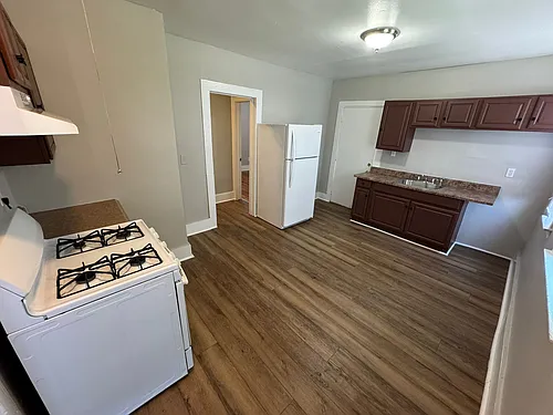 71 Willis St Photo 1
