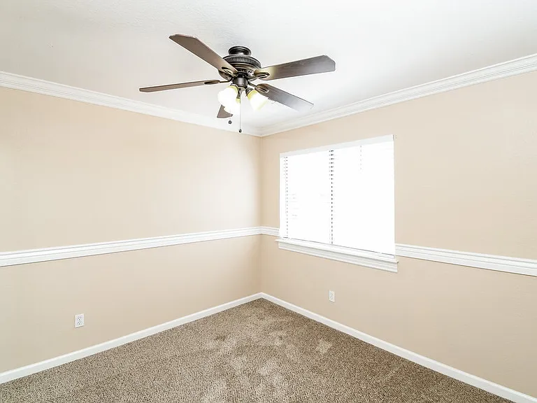 810 E Rossi Ct — Photo 12