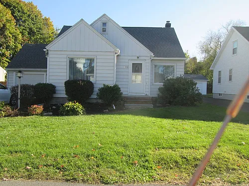 118 Maxwell Ave N Photo 1