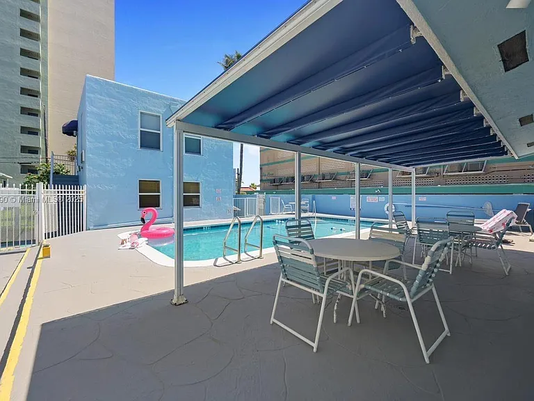 315 Van Buren St #104B — Photo 14