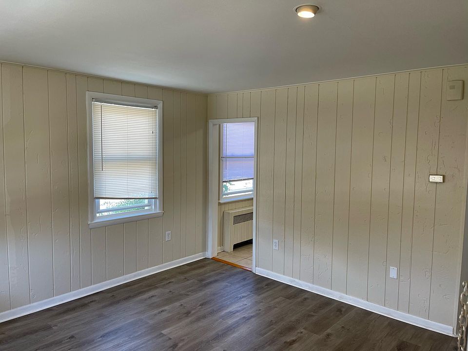 1st image of 601 Glenview St Floor 1