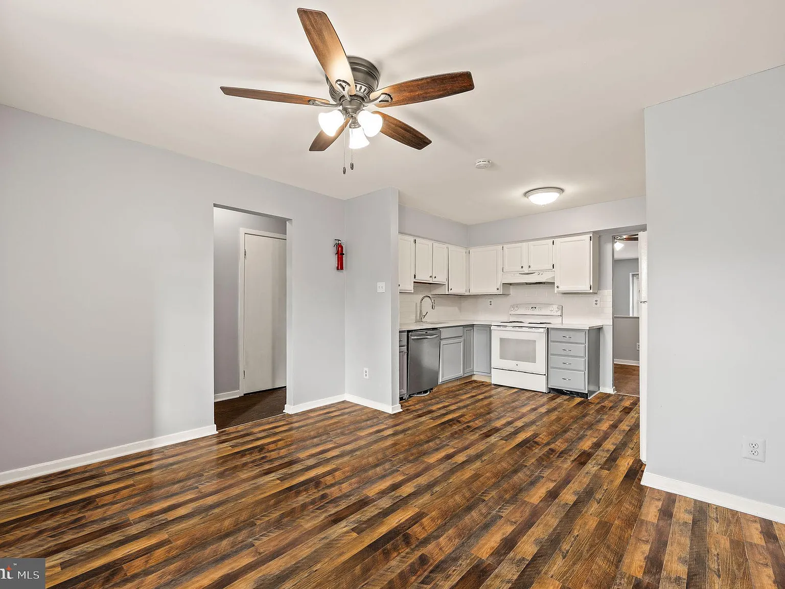 3 bed, 2.5 bath, 1742 sqft, $2,750 — Photo 3
