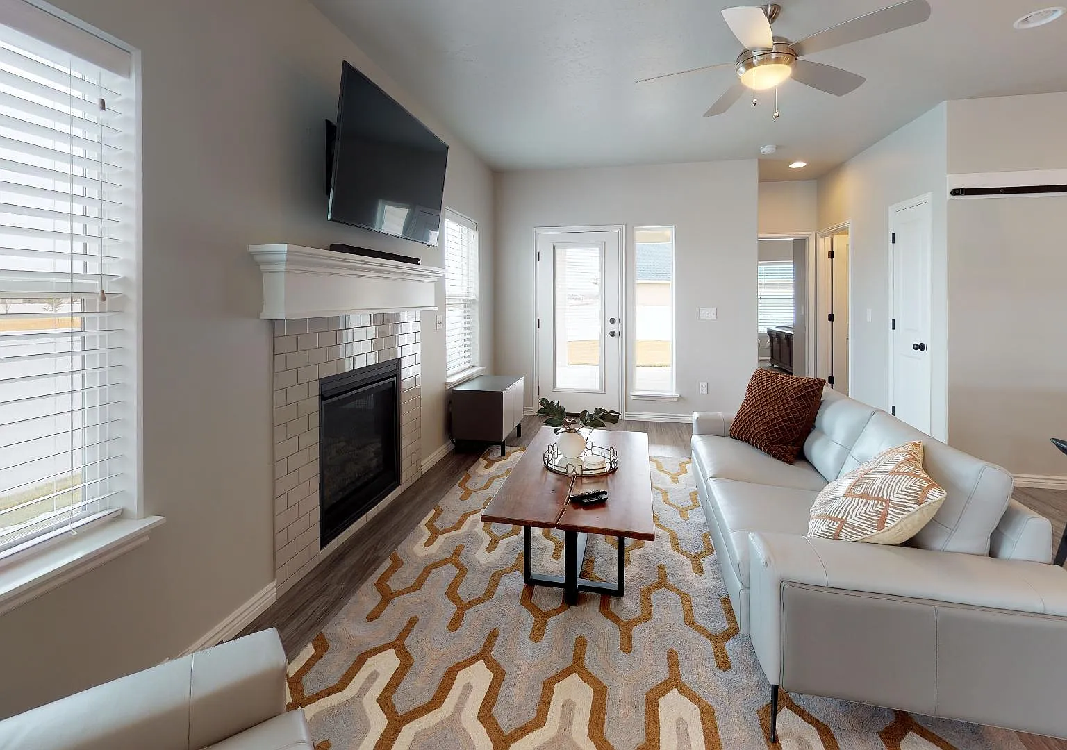 2 bed, 1375 sqft, $2,250 — Photo 4
