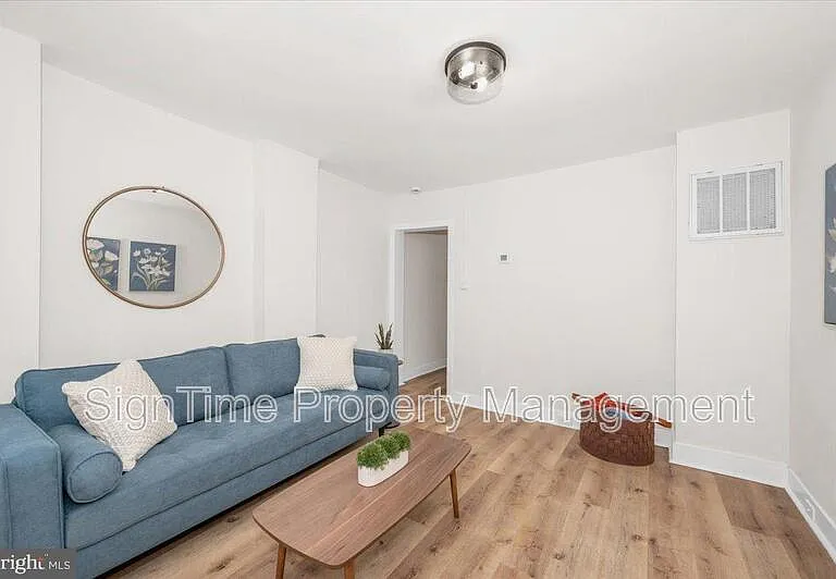 138 E South St — Photo 4