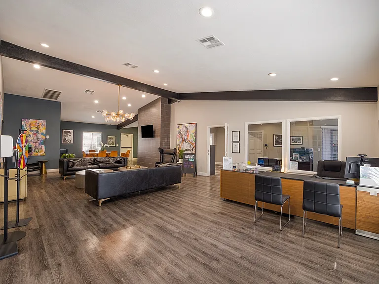 2900 Lux Apartment Homes — Photo 11