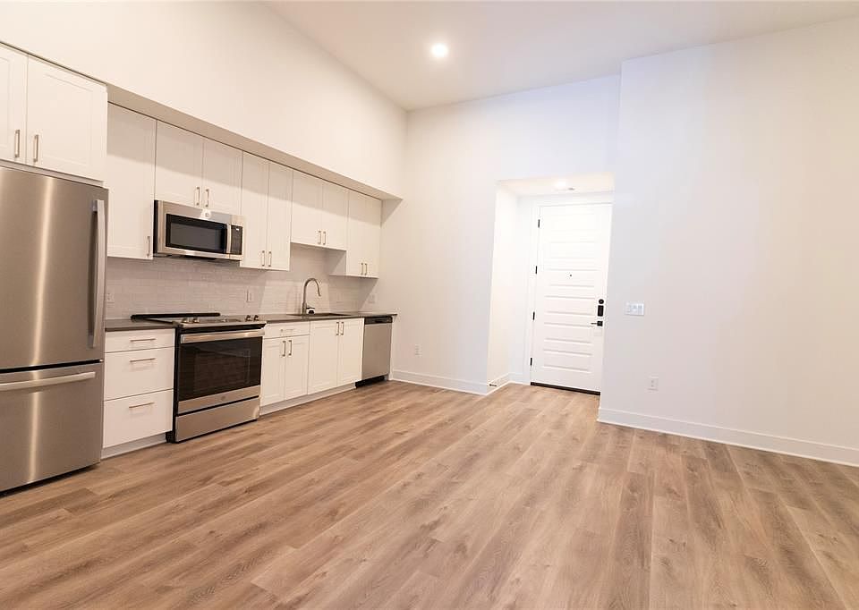 1st image of 102 Dennis St #631