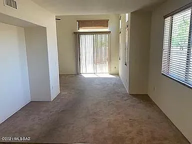 872 W Calle Carasol — Photo 3