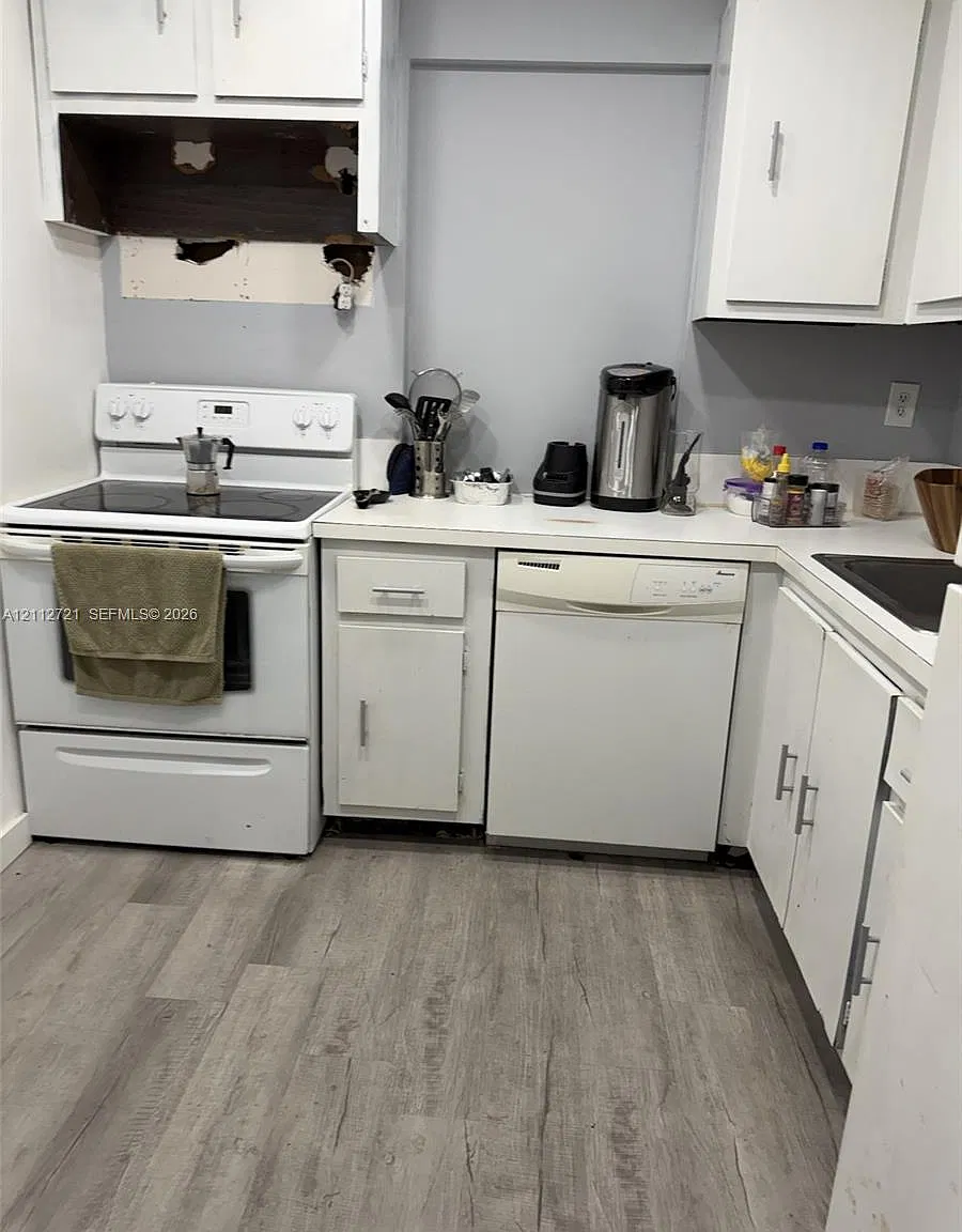 Avila Condo — Photo 2