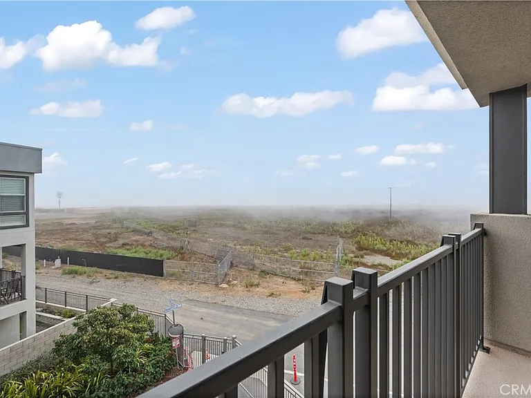1068 Hampton Dr — Photo 34