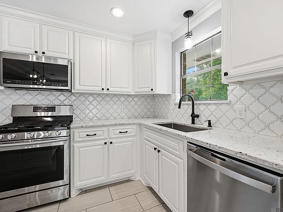 4th image of 16405 Shetland Ave