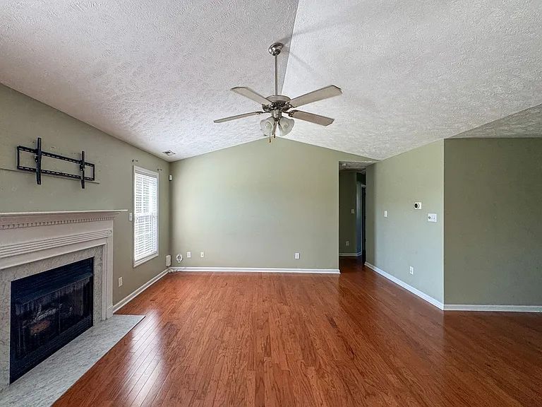 1945 Yellowbrick Rd — Photo 5