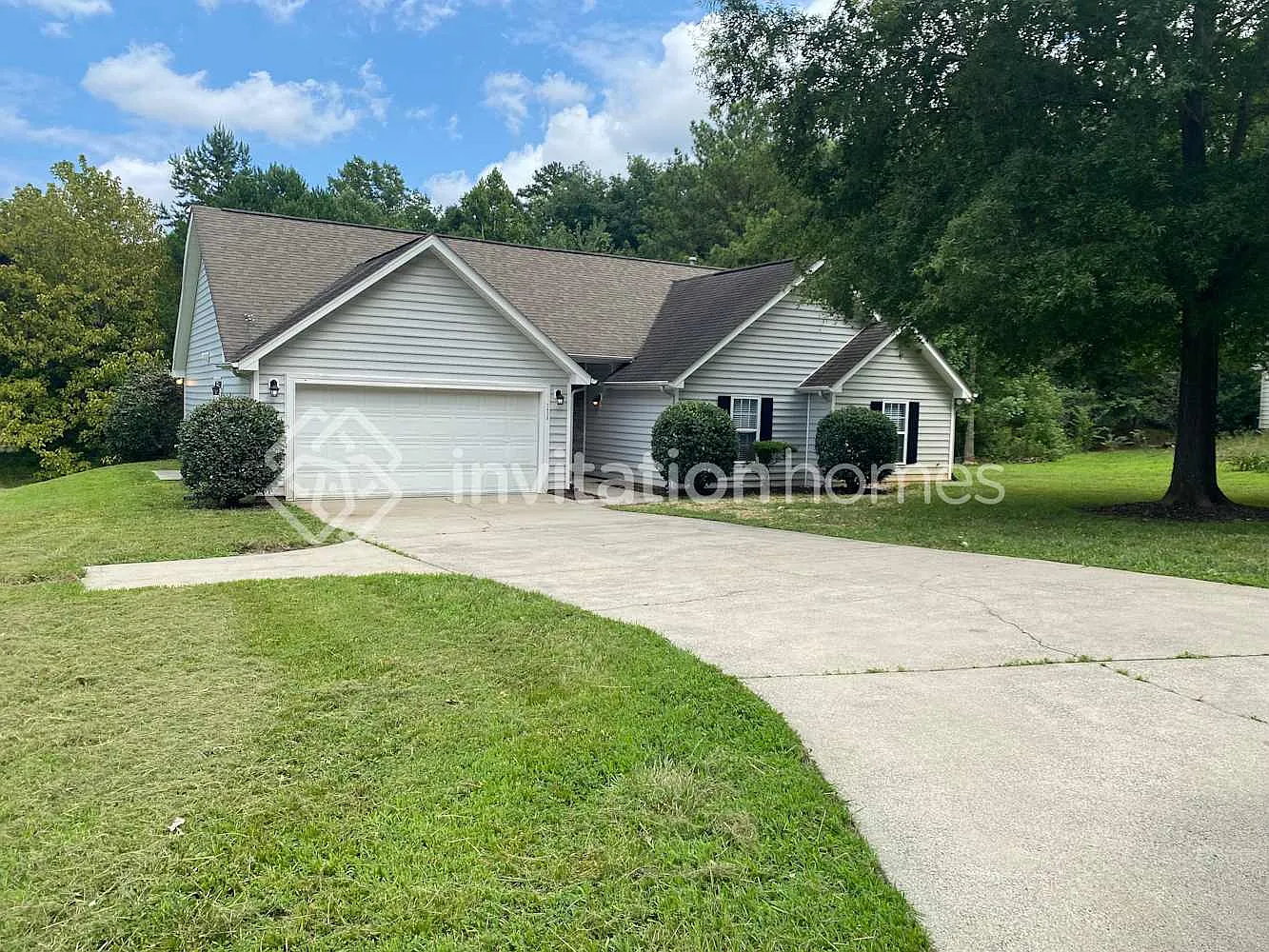 2420 Laura Dr Charlotte, NC 28212 — Photo 1