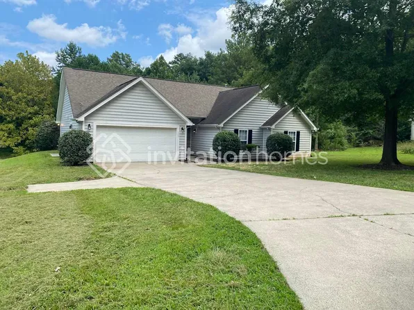 2420 Laura Dr, Charlotte, NC 28212