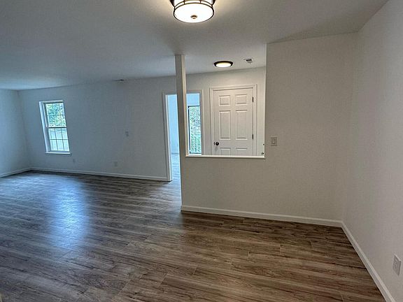 3rd image of 714 Zlotkin Cir APT 6