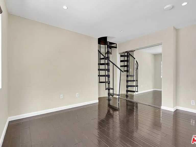 26572 Academy Dr — Photo 8