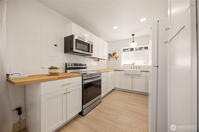 3rd image of 123 Chris Street