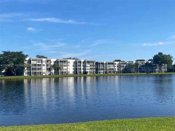 9420 Poinciana Pl, Davie, FL