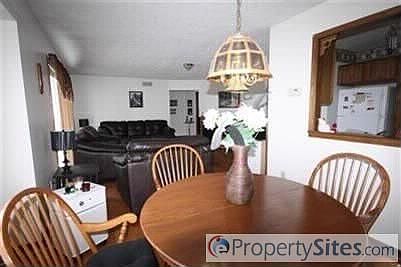 4th image of 32620 Bradeen Ave
