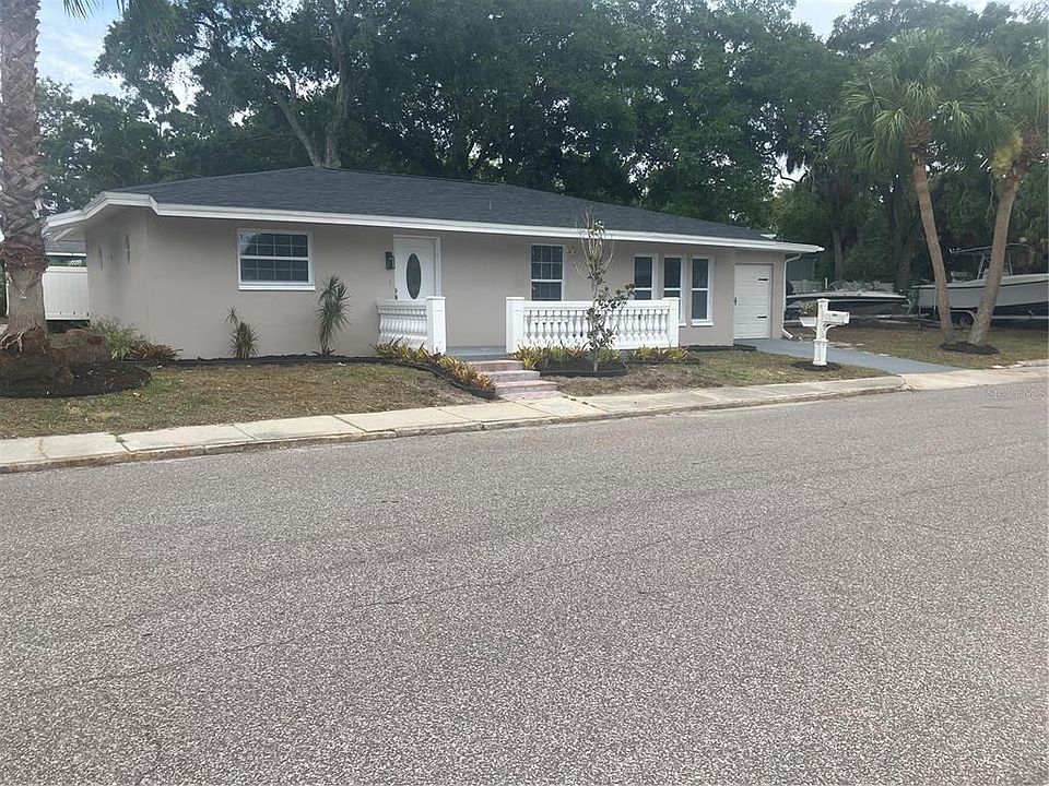 1st image of 601 Banana St