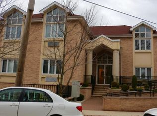 6 Arc Pl APT B1, Staten Island, NY