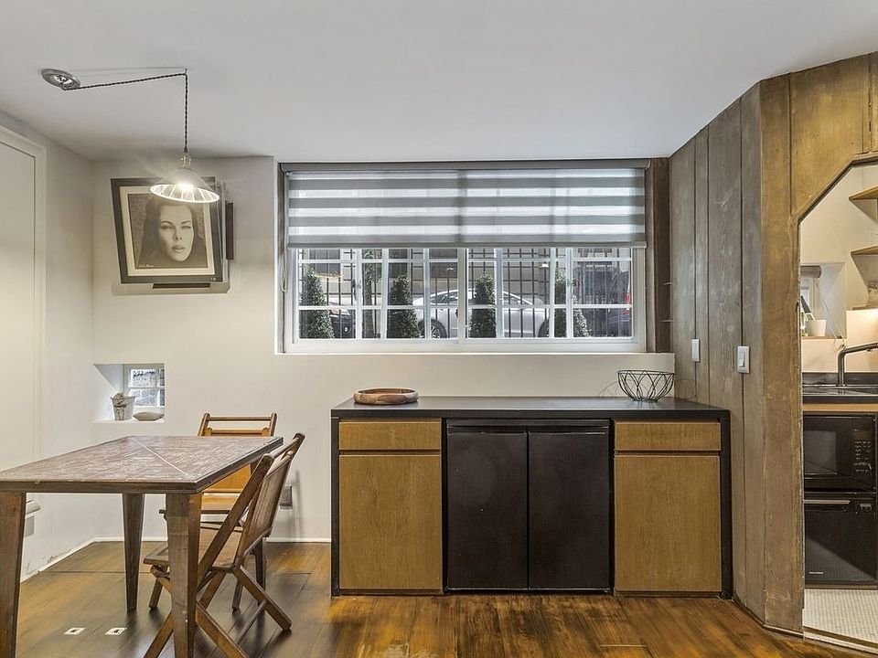 1st image of 102 Bedford St #1